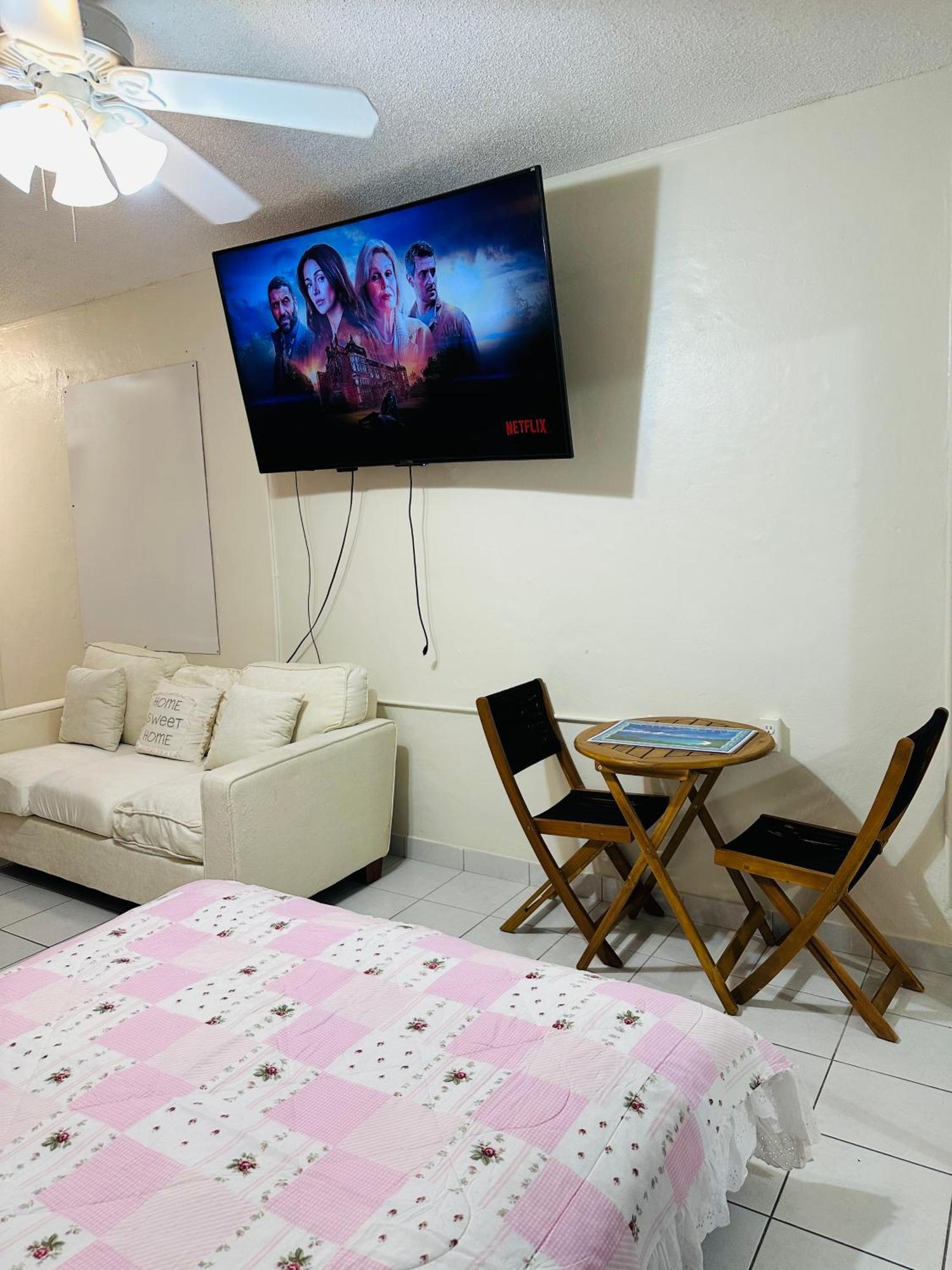 Apartamento Lovely With Free Parking *